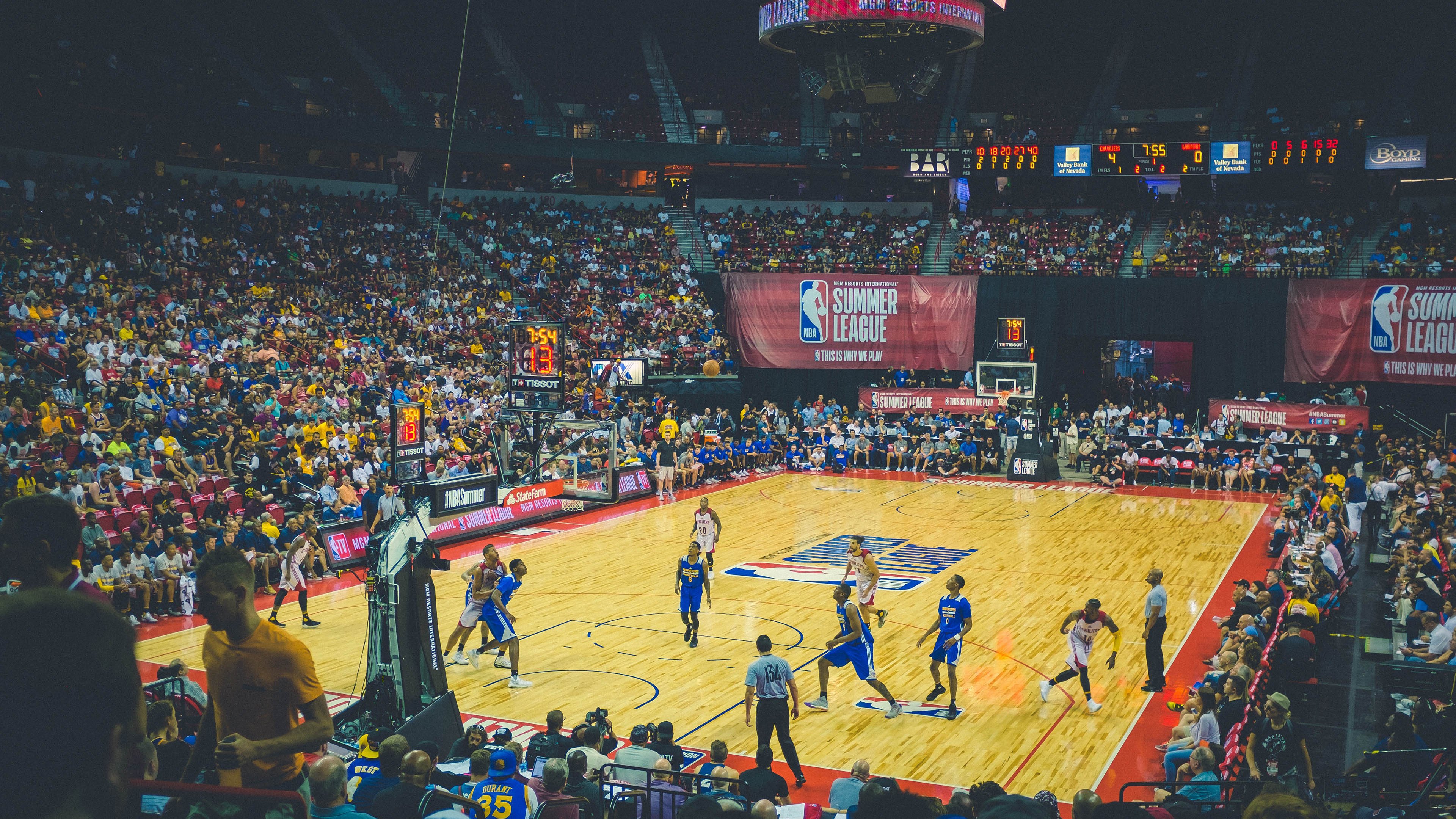 乌干达女篮在非洲锦标赛中奋勇争冠，持续崛起